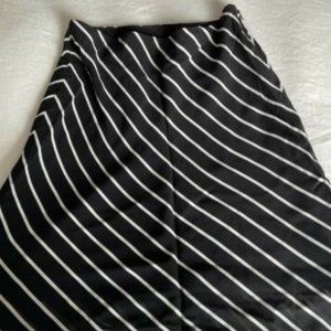 VINTAGE RALPH LAUREN SOFT SILK  BLACK AND WHITE SKIRT Sz 6